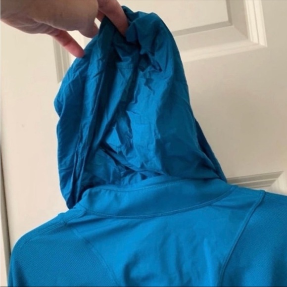 Lululemon Far and Free Jacket Size 6 - Picture 7 of 11